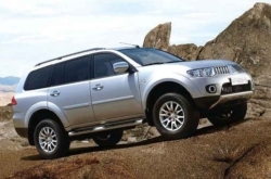 Image for Mitsubishi Pajero Sport - Silver.