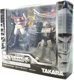 Image for Battle Damaged Optimus Prime and Megatron.